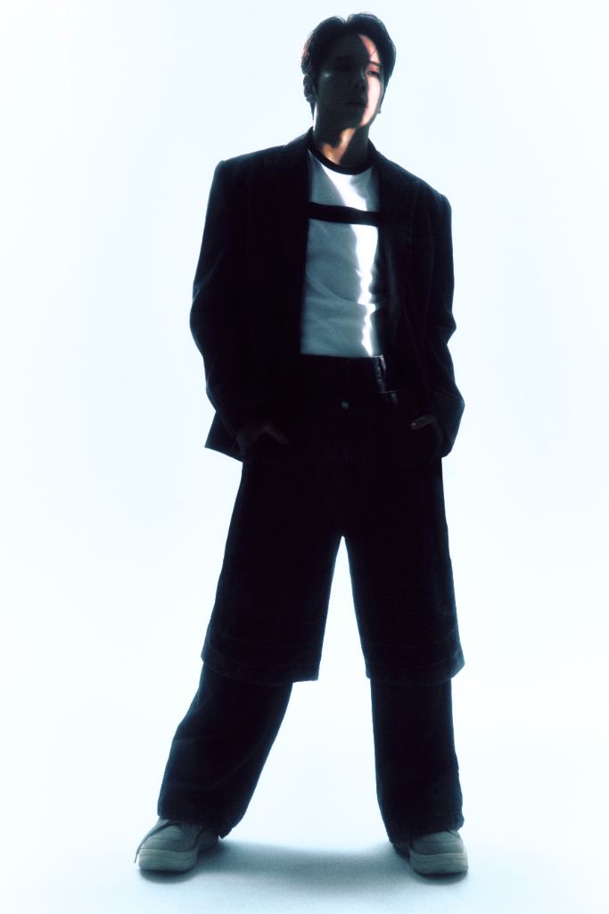 Raiden standing, full length